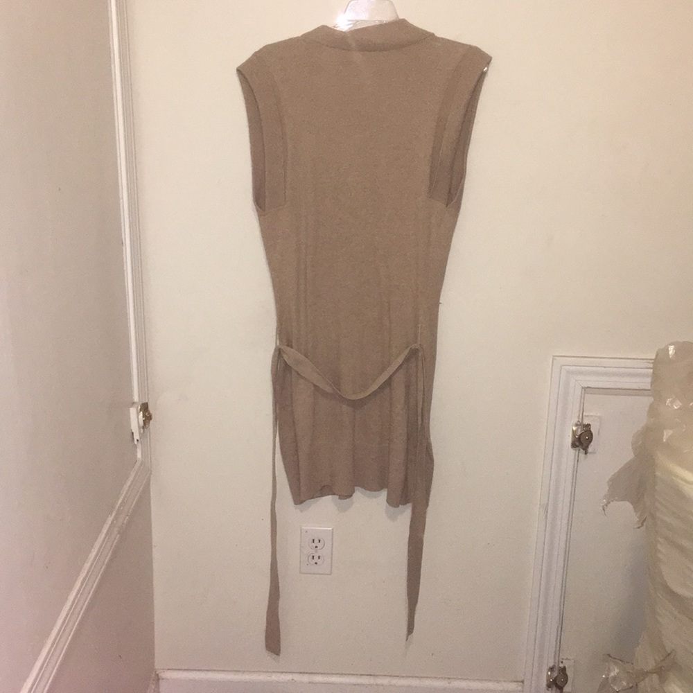 Like, love sweater size large - Picture 3 of 3